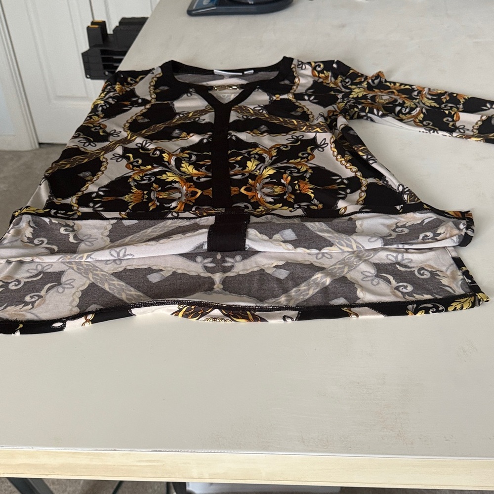 Susan Graver Black and Gold Patterned liquid knit tunic SZS Long sleeve. - Picture 14 of 14